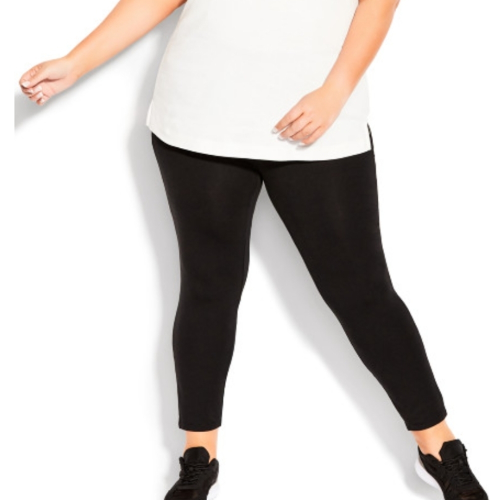 Avenue Black Stretchy High Waisted Leggings with Zipper detail Size 14/16